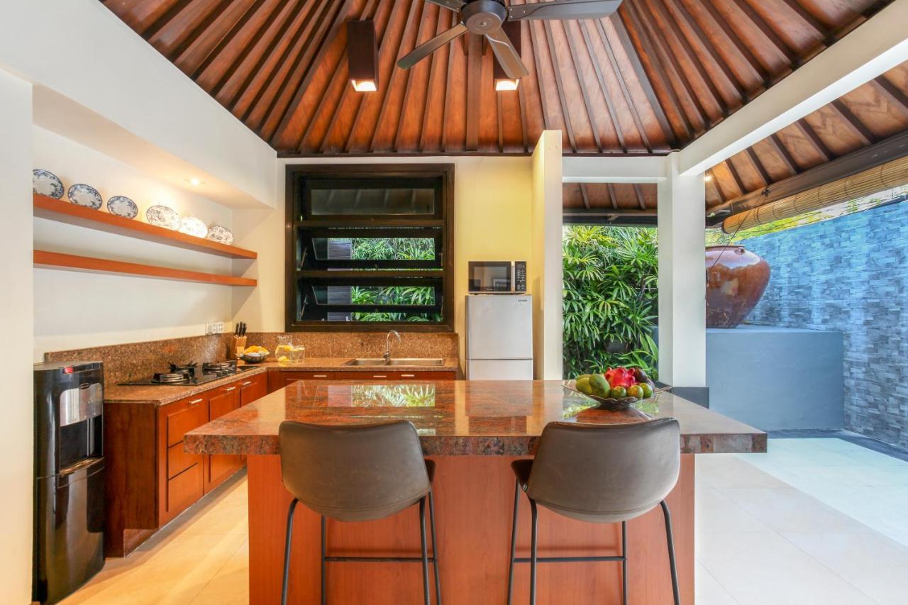 Asrina Villa'S Seminyak Exterior foto