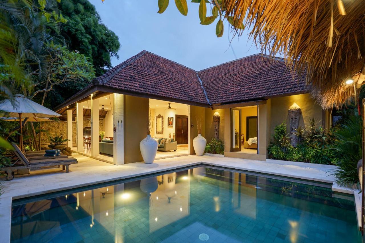 Asrina Villa'S Seminyak Exterior foto
